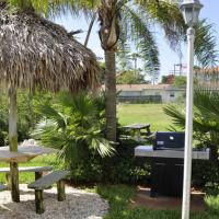 Bay and Beach Club Bay Side Tiki Hut & Grill